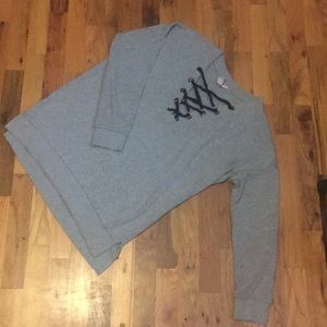 Arizona Grey Pullover! Size Medium